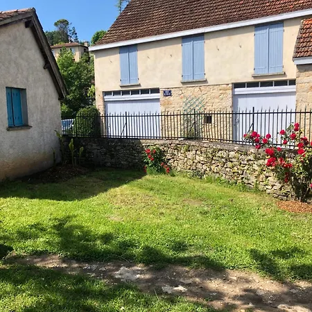 Maison Calme Avec Jardin A Dom wakacyjny *